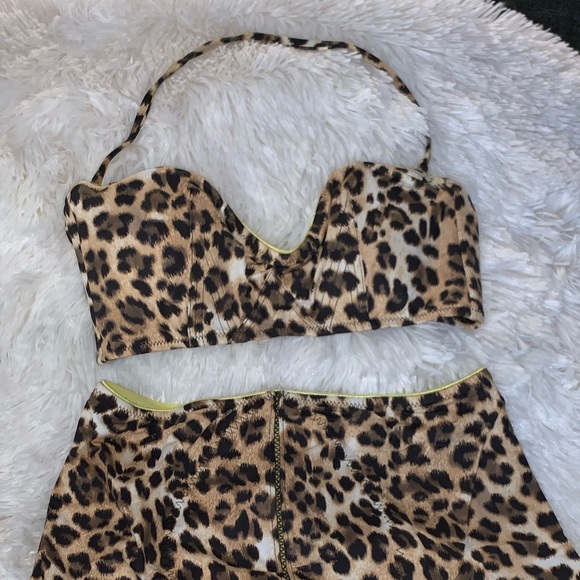 Tigerlily vintage style high waisted bikini set - Picture 3 of 4